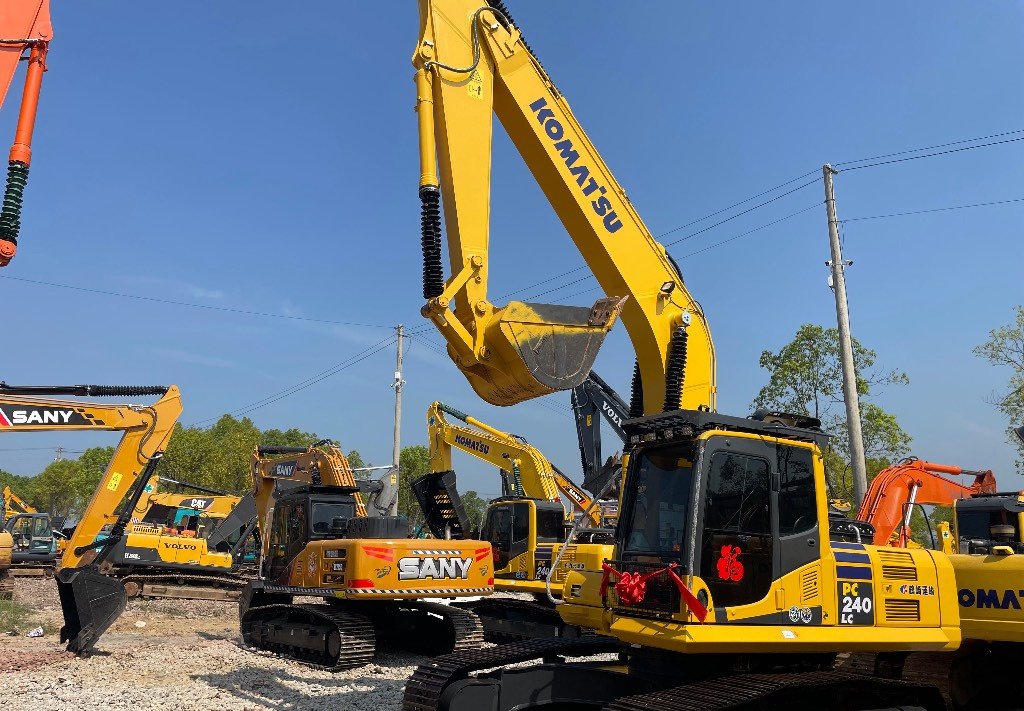 Komatsu PC 240 PC220 PC240-8 - Pásové rýpadlo: obrázek 4 Komatsu PC 240 PC220 PC240-8 - Pásové rýpadlo: obrázek 4