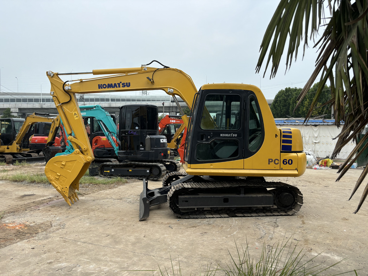 Komatsu PC 60-7 - Mini rýpadlo: obrázek 1 Komatsu PC 60-7 - Mini rýpadlo: obrázek 1