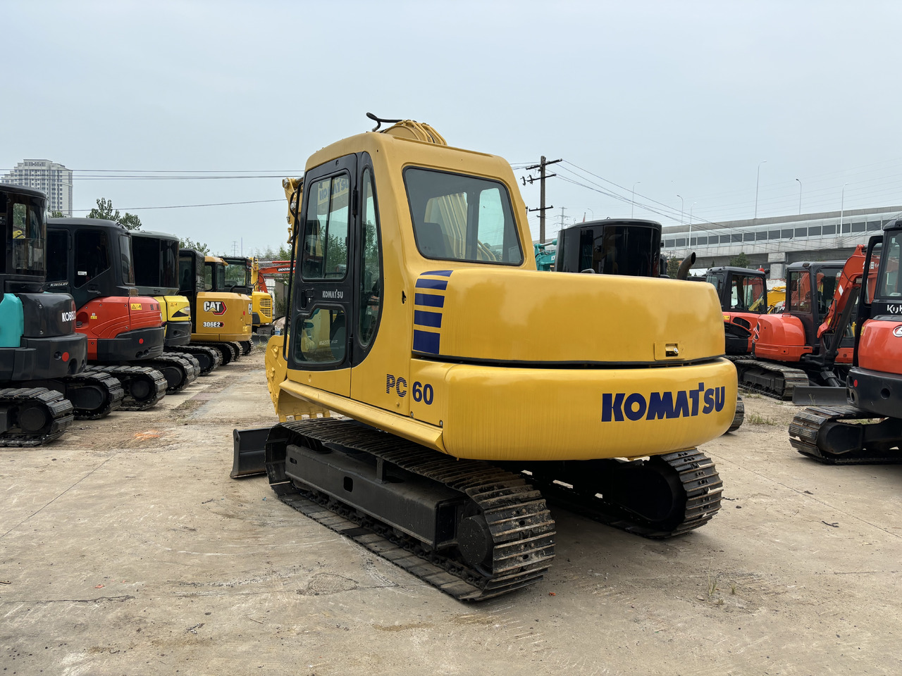 Komatsu PC 60-7 - Mini rýpadlo: obrázek 3 Komatsu PC 60-7 - Mini rýpadlo: obrázek 3
