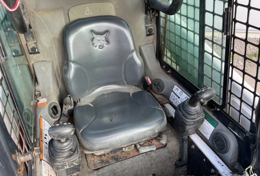 Bobcat A 220 - Smykový nakladač: obrázek 5 Bobcat A 220 - Smykový nakladač: obrázek 5