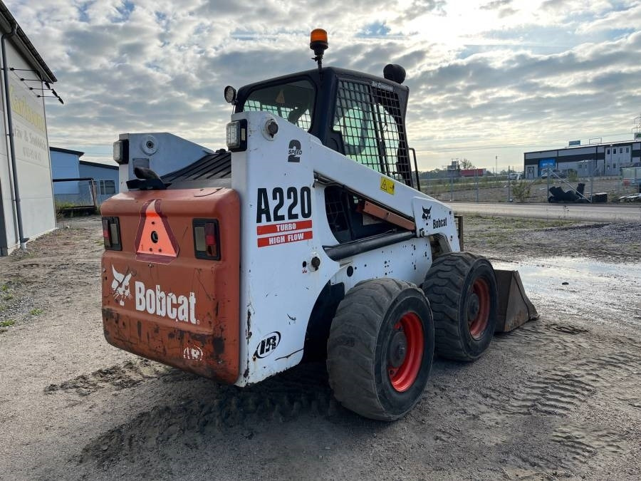 Bobcat A 220 - Smykový nakladač: obrázek 3 Bobcat A 220 - Smykový nakladač: obrázek 3