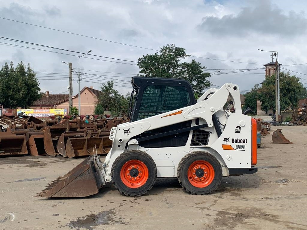 Bobcat S 570 - Smykový nakladač: obrázek 2 Bobcat S 570 - Smykový nakladač: obrázek 2
