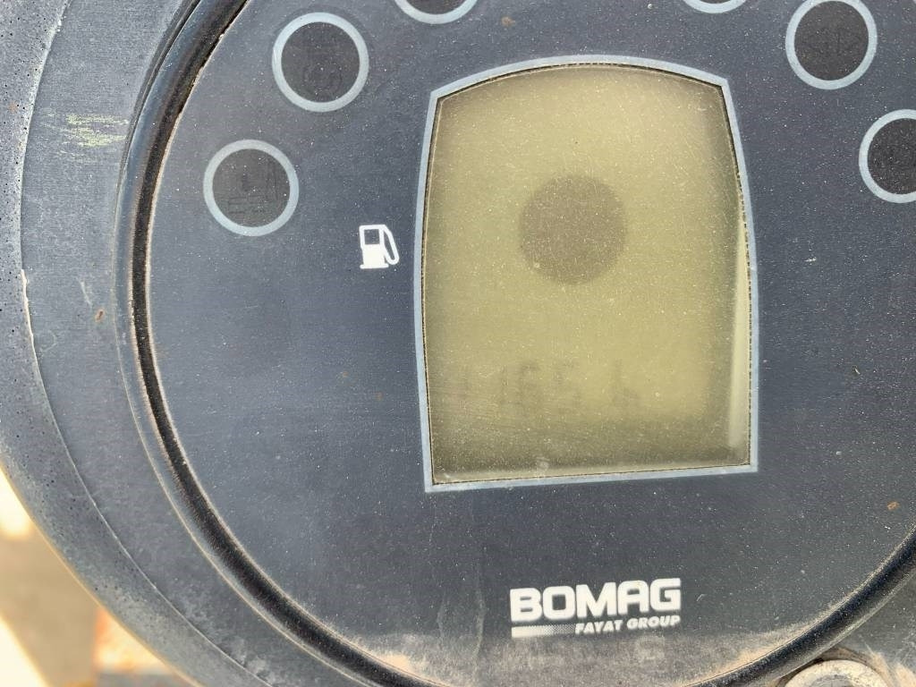 Silniční válec Bomag BW 100 AD-4: obrázek 9 Silniční válec Bomag BW 100 AD-4: obrázek 9