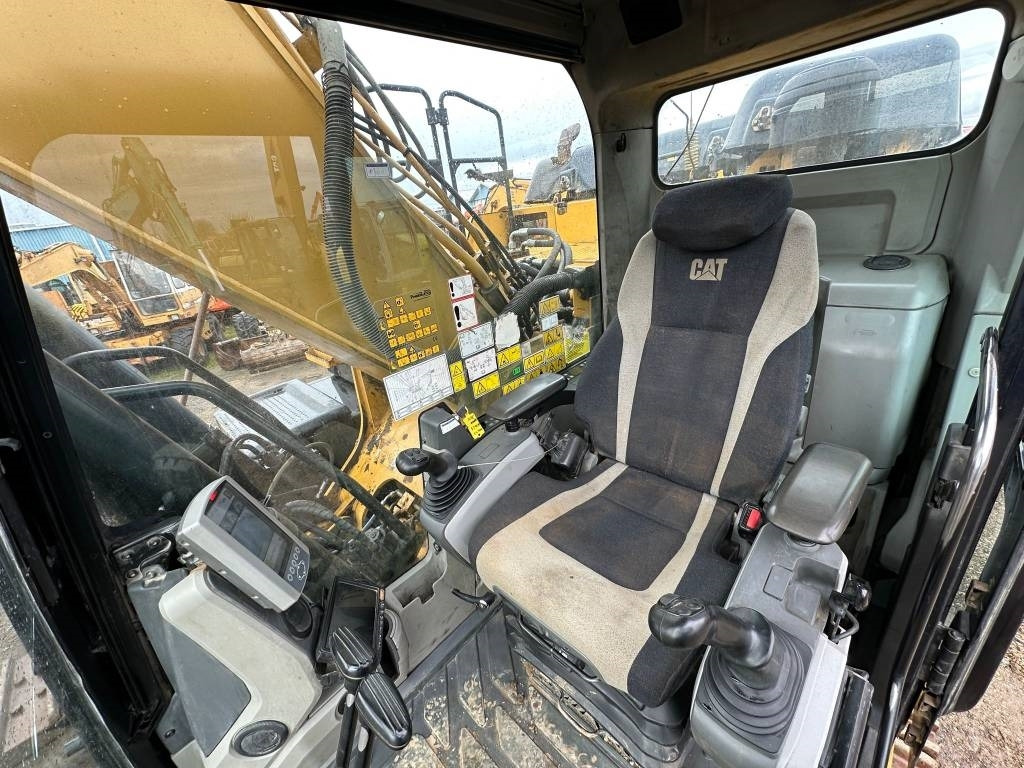 Pásové rýpadlo CAT 336 EL H: obrázek 15