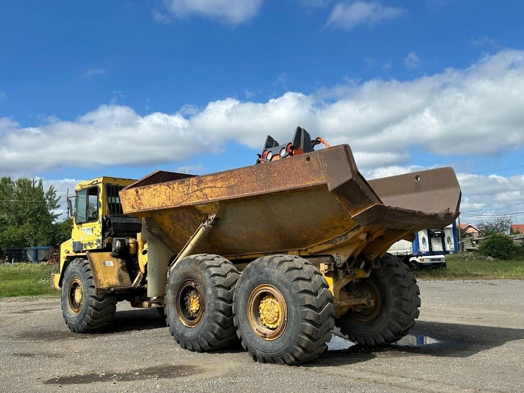 CAT D 300 E - Kloubový sklápěč: obrázek 3 CAT D 300 E - Kloubový sklápěč: obrázek 3