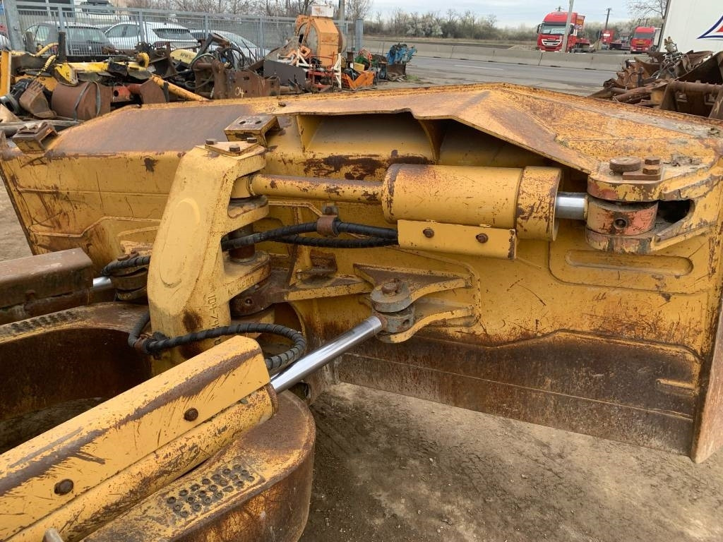 Buldozer CAT D 6 M XL: obrázek 10