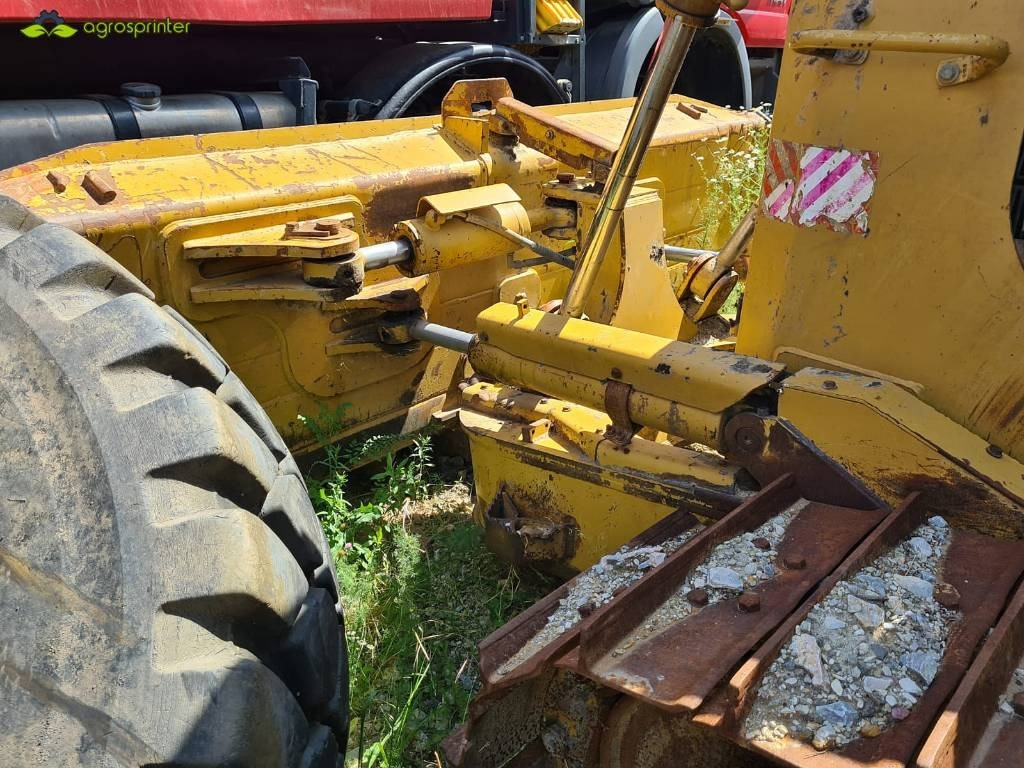 CAT D 6 R XL - Buldozer: obrázek 3 CAT D 6 R XL - Buldozer: obrázek 3