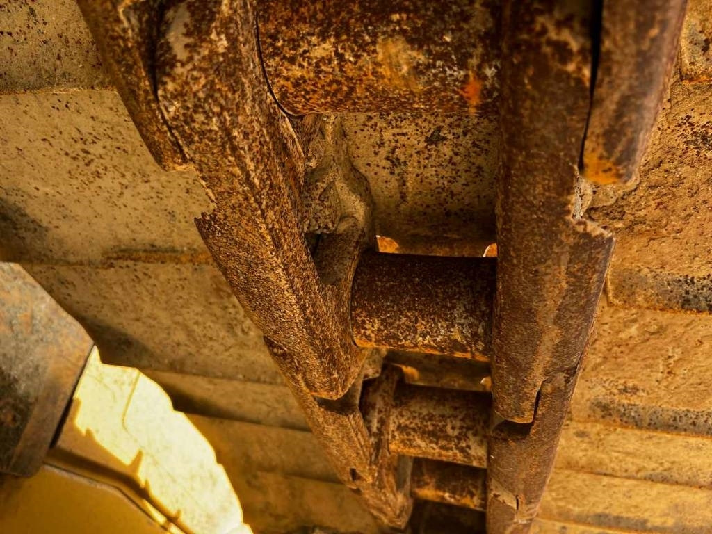 Buldozer CAT D 6 T LGP: obrázek 6