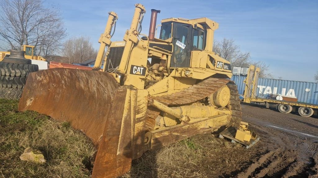CAT D 8 L - Buldozer: obrázek 1 CAT D 8 L - Buldozer: obrázek 1