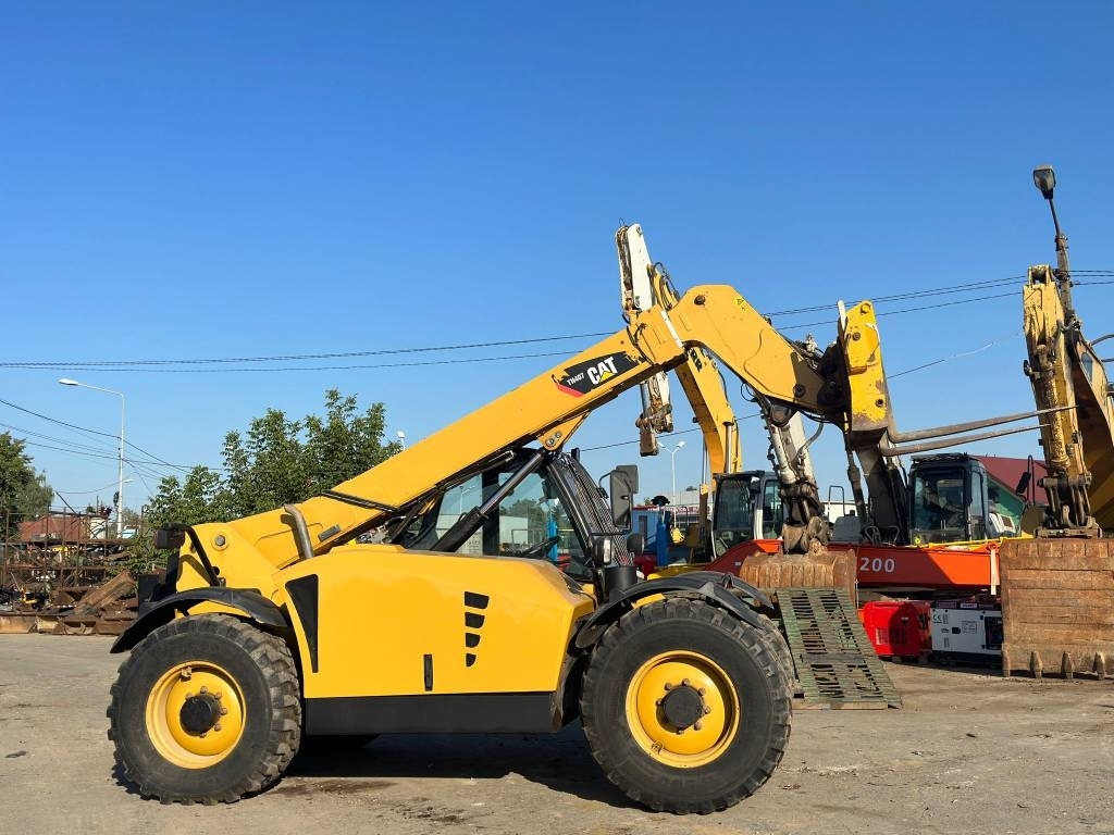 CAT TH407AG - Teleskopický manipulátor: obrázek 3 CAT TH407AG - Teleskopický manipulátor: obrázek 3