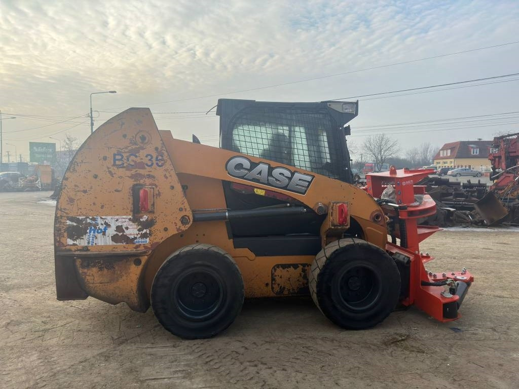 Smykový nakladač Case SR 250: obrázek 6