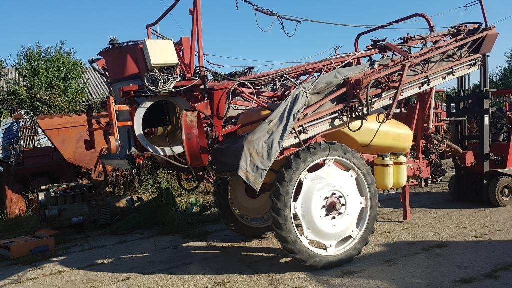 Hardi Commander - Tažený postřikovač: obrázek 2 Hardi Commander - Tažený postřikovač: obrázek 2