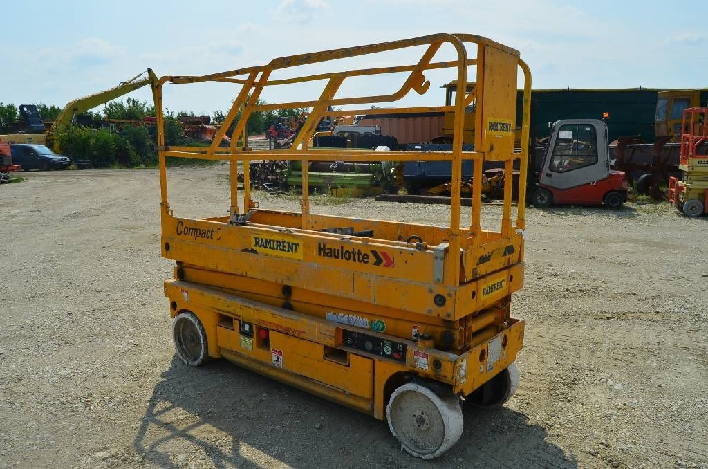 Haulotte Compact 8 - Nůžková plošina: obrázek 2 Haulotte Compact 8 - Nůžková plošina: obrázek 2
