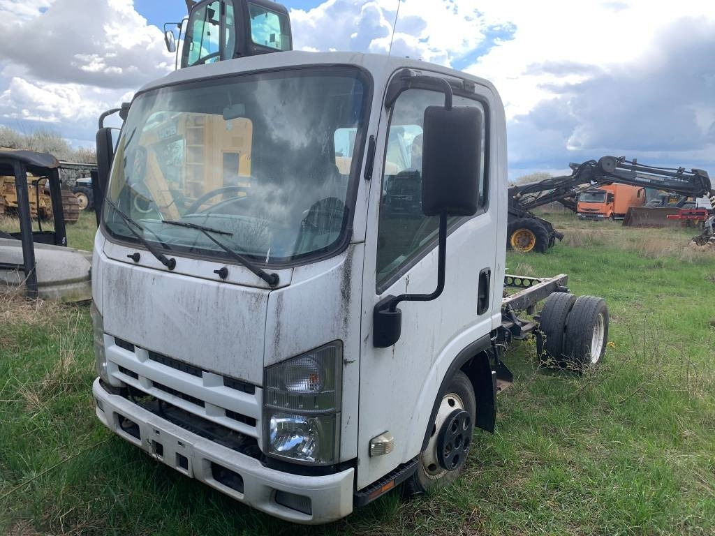 Isuzu FOR PARTS - Podvozek s kabinou: obrázek 2 Isuzu FOR PARTS - Podvozek s kabinou: obrázek 2