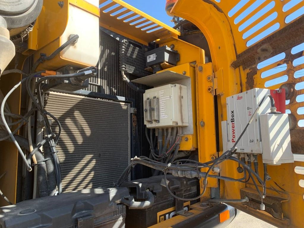JCB JS 145 W+Engcon Rototilt+Sistem Laser 2D Leica Ico  leasing JCB JS 145 W+Engcon Rototilt+Sistem Laser 2D Leica Ico: obrázek 12