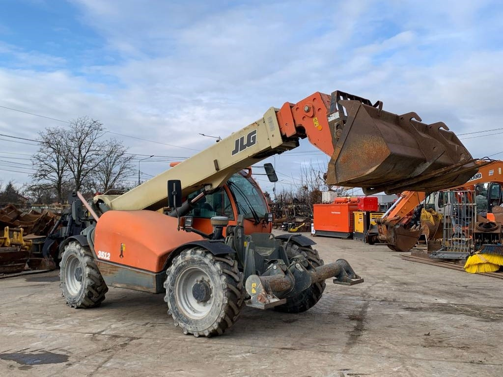 JLG 3512 - Teleskopický manipulátor: obrázek 4 JLG 3512 - Teleskopický manipulátor: obrázek 4