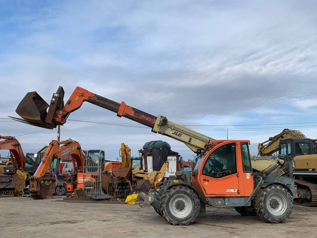 JLG 3512 - Teleskopický manipulátor: obrázek 2 JLG 3512 - Teleskopický manipulátor: obrázek 2