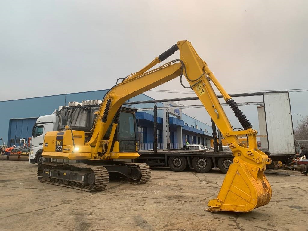 Komatsu PC 130 - Pásové rýpadlo: obrázek 4 Komatsu PC 130 - Pásové rýpadlo: obrázek 4