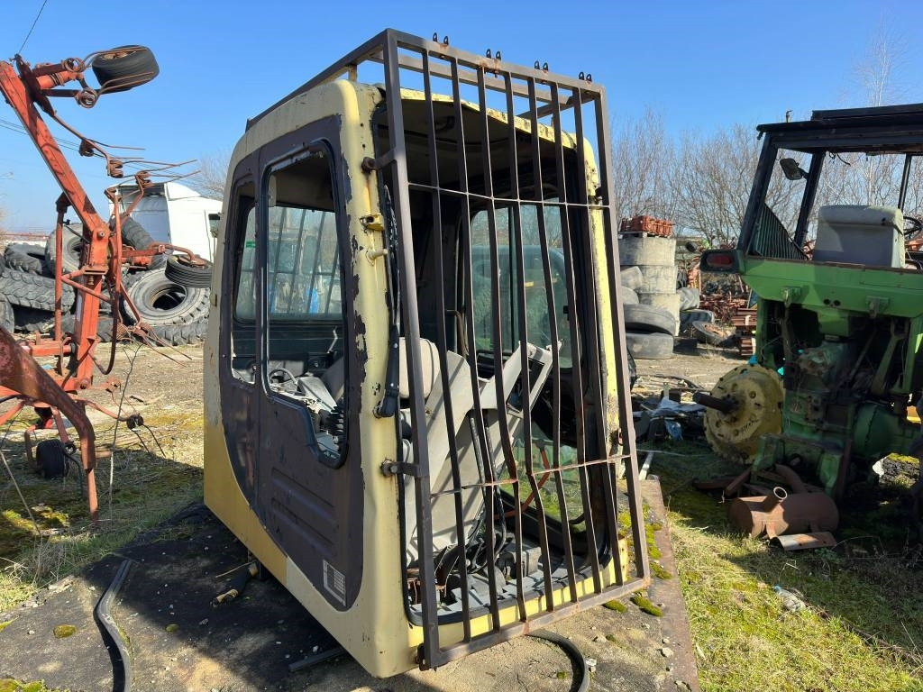 Komatsu PC240NLC-6K CABIN - Kabina pro Stavební technika: obrázek 1 Komatsu PC240NLC-6K CABIN - Kabina pro Stavební technika: obrázek 1