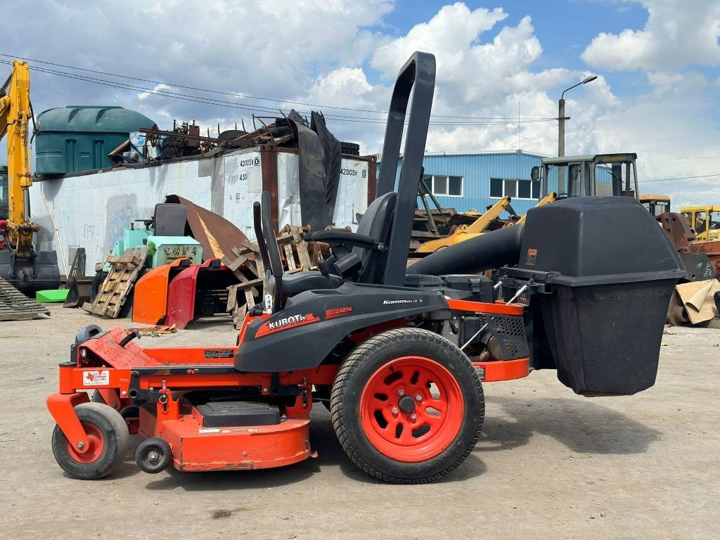 Kubota Z121S - Sekačka na trávu: obrázek 2 Kubota Z121S - Sekačka na trávu: obrázek 2