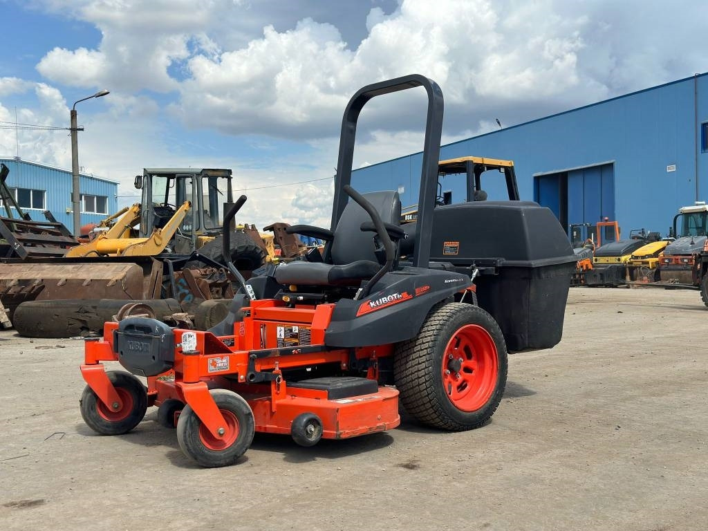 Kubota Z121S - Sekačka na trávu: obrázek 1 Kubota Z121S - Sekačka na trávu: obrázek 1