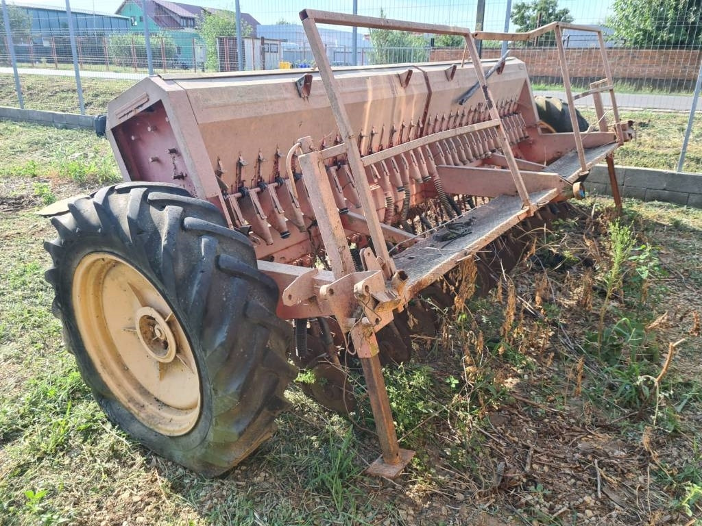 Kuhn 4M - Secí kombinace: obrázek 2 Kuhn 4M - Secí kombinace: obrázek 2