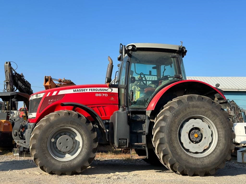 Massey Ferguson 8670 - Traktor: obrázek 2 Massey Ferguson 8670 - Traktor: obrázek 2