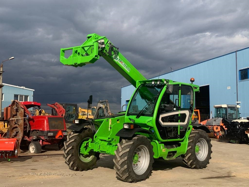 Merlo TF 42.7 CS-140 - Teleskopický manipulátor: obrázek 5 Merlo TF 42.7 CS-140 - Teleskopický manipulátor: obrázek 5