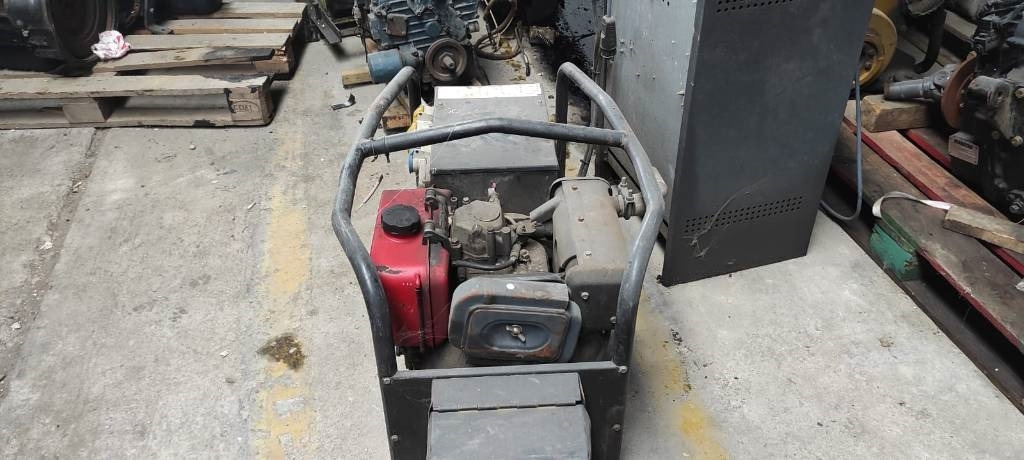 Mosa TS200/CF - Elektrický generátor: obrázek 5 Mosa TS200/CF - Elektrický generátor: obrázek 5