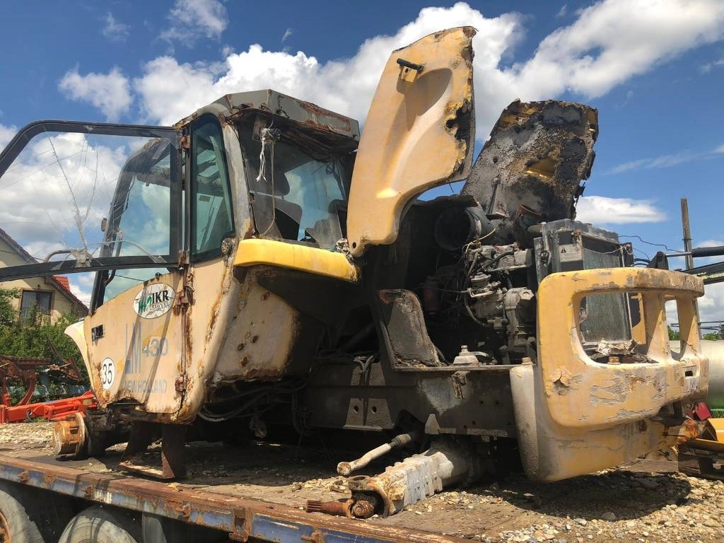 New Holland LM 430 FOR PARTS - Teleskopický manipulátor: obrázek 5 New Holland LM 430 FOR PARTS - Teleskopický manipulátor: obrázek 5