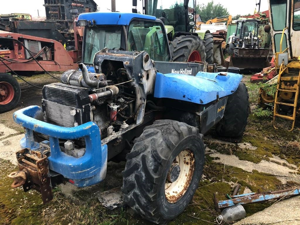 New Holland LM 435-410 FOR PARTS - Teleskopický manipulátor: obrázek 3 New Holland LM 435-410 FOR PARTS - Teleskopický manipulátor: obrázek 3