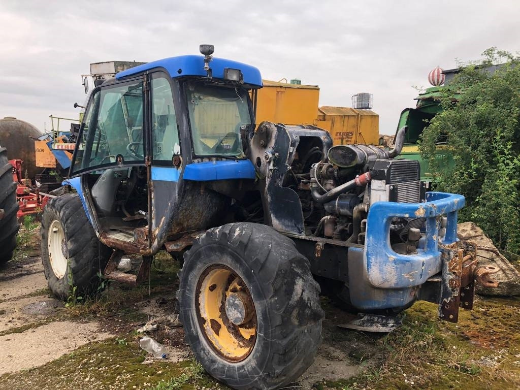 New Holland LM 435-410 FOR PARTS - Teleskopický manipulátor: obrázek 2 New Holland LM 435-410 FOR PARTS - Teleskopický manipulátor: obrázek 2
