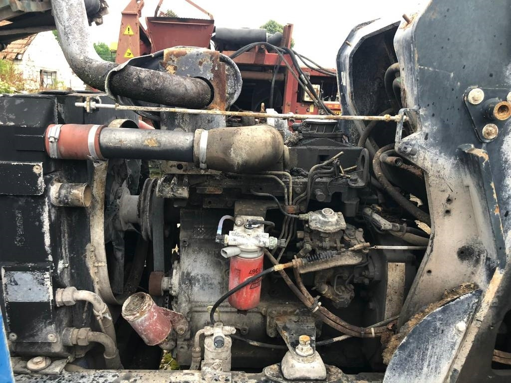 New Holland LM 435-410 FOR PARTS - Teleskopický manipulátor: obrázek 4 New Holland LM 435-410 FOR PARTS - Teleskopický manipulátor: obrázek 4