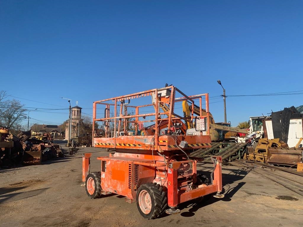 SkyJack SJ 6832 RT - Nůžková plošina: obrázek 4 SkyJack SJ 6832 RT - Nůžková plošina: obrázek 4