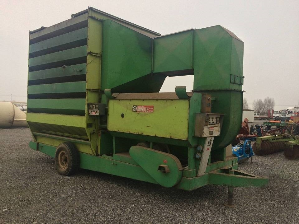 Strahl 700 - Stroj po sklizni: obrázek 2 Strahl 700 - Stroj po sklizni: obrázek 2