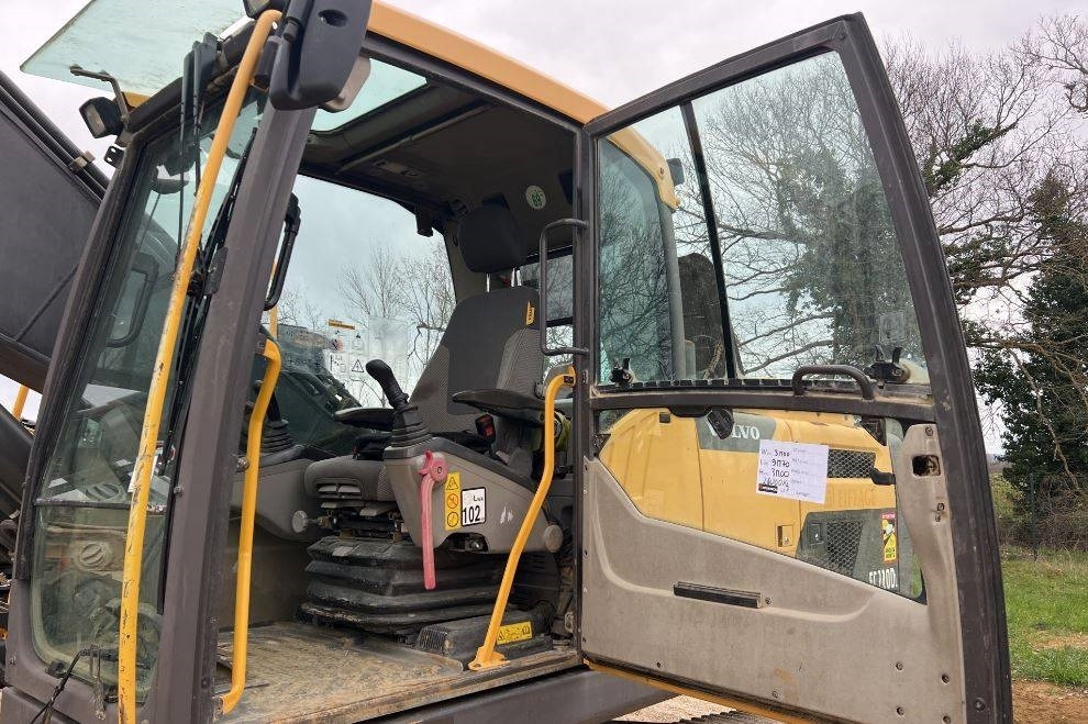 Pásové rýpadlo Volvo EC 220 DL: obrázek 6