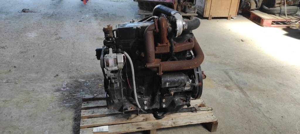Yanmar 4TNE100 - Motor pro Zemědělská technika: obrázek 2 Yanmar 4TNE100 - Motor pro Zemědělská technika: obrázek 2