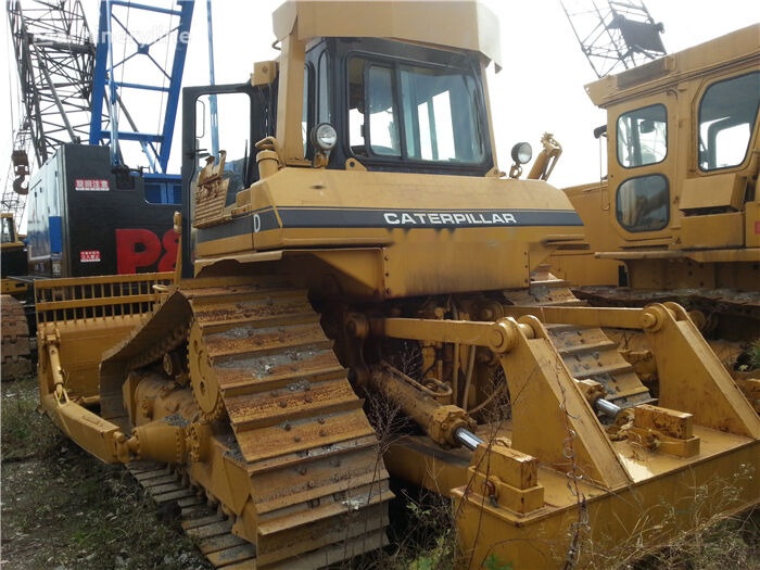 Caterpillar CAT D6H - Buldozer: obrázek 2 Caterpillar CAT D6H - Buldozer: obrázek 2