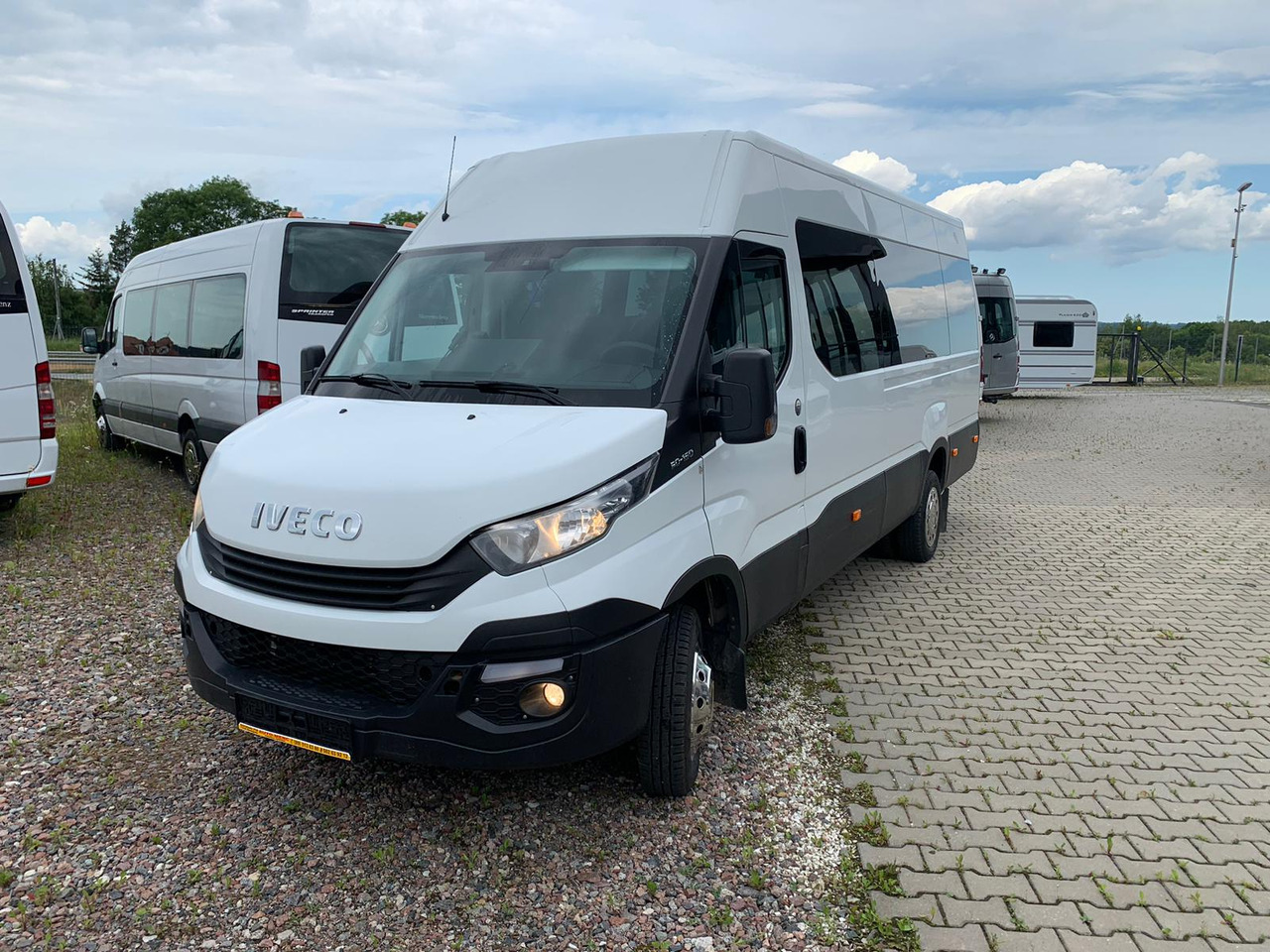 Iveco Daily- 21 Miejsc - Turistický autobus: obrázek 1 Iveco Daily- 21 Miejsc - Turistický autobus: obrázek 1
