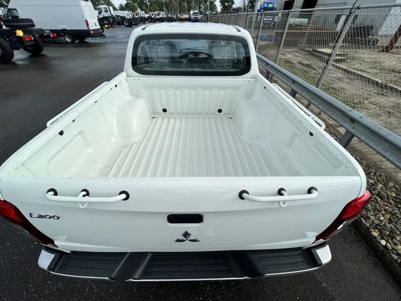 Mitsubishi L200 4x4 - 8 UNITS in WHITE 2.5 D GL Double Cab - EURO 2 - NEW!! Ready for work!!!** - Pick-up, Dodávka s dvojitou kabinou: obrázek 4 Mitsubishi L200 4x4 - 8 UNITS in WHITE 2.5 D GL Double Cab - EURO 2 - NEW!! Ready for work!!!** - Pick-up, Dodávka s dvojitou kabinou: obrázek 4