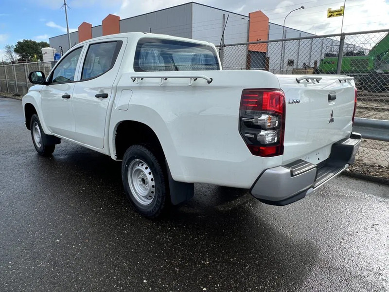 Mitsubishi L200 4x4 - 8 UNITS in WHITE 2.5 D GL Double Cab - EURO 2 - NEW!! Ready for work!!!** - Pick-up, Dodávka s dvojitou kabinou: obrázek 2 Mitsubishi L200 4x4 - 8 UNITS in WHITE 2.5 D GL Double Cab - EURO 2 - NEW!! Ready for work!!!** - Pick-up, Dodávka s dvojitou kabinou: obrázek 2