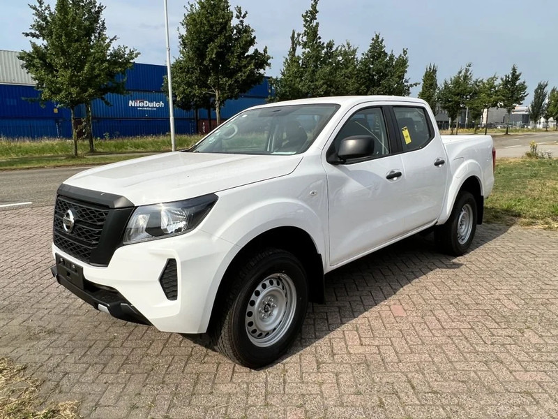 Nissan Navara 4x4 - 22 UNITS - 2.5 D Double Cab - XE - EURO 2 - NEW!! READY FOR WORK!!! - Pick-up, Dodávka s dvojitou kabinou: obrázek 1 Nissan Navara 4x4 - 22 UNITS - 2.5 D Double Cab - XE - EURO 2 - NEW!! READY FOR WORK!!! - Pick-up, Dodávka s dvojitou kabinou: obrázek 1