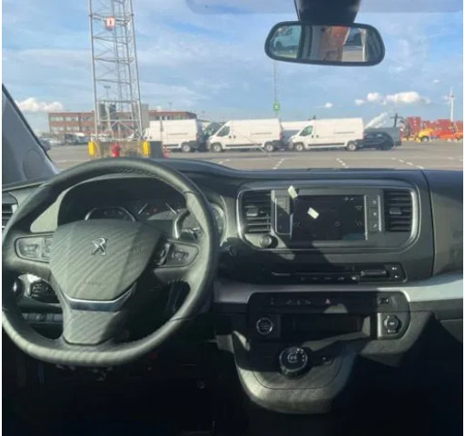 Interior photo 1: Nový Minibus, Mikrobus Peugeot Traveller VIP Business Lounge L3 FWD 2.0D A/T - 150hp - 8 seater