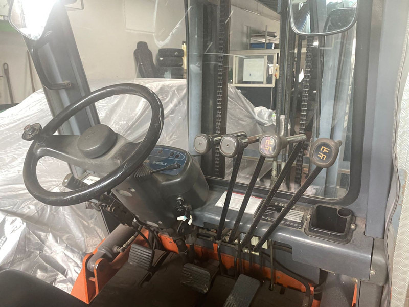 Hyundai D25 - Dieselový vysokozdvižný vozík: obrázek 3 Hyundai D25 - Dieselový vysokozdvižný vozík: obrázek 3