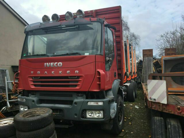 Iveco AD260T450PS 6x4 Blatt Blatt (E:5) - Lesovůz, Auto s hydraulickou rukou: obrázek 3 Iveco AD260T450PS 6x4 Blatt Blatt (E:5) - Lesovůz, Auto s hydraulickou rukou: obrázek 3