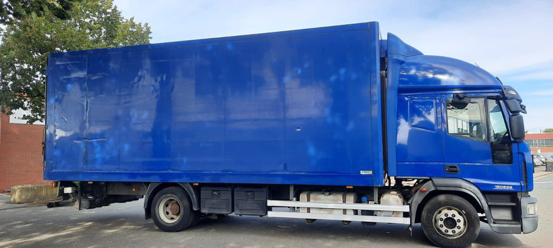 Iveco ML150E28 Koffer - Skříňový nákladní auto: obrázek 3 Iveco ML150E28 Koffer - Skříňový nákladní auto: obrázek 3