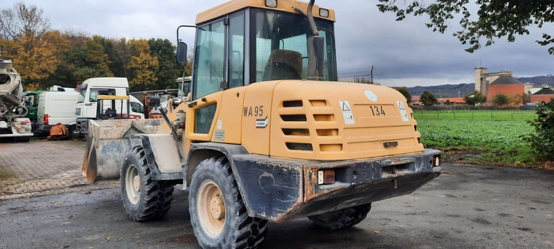 Komatsu WA95-3 - Kolový nakladač: obrázek 4 Komatsu WA95-3 - Kolový nakladač: obrázek 4