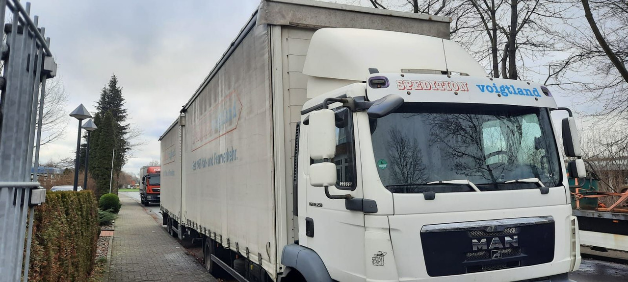 MAN 12.250 TGM Jumbo Mit Anhänger - Plachtový nákladní auto, Plachtový přívěs: obrázek 2 MAN 12.250 TGM Jumbo Mit Anhänger - Plachtový nákladní auto, Plachtový přívěs: obrázek 2