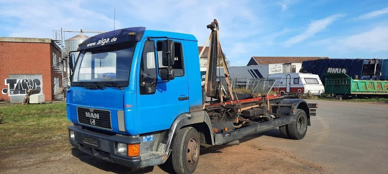 MAN L2000 Abrollkipper - Hákový nosič kontejnerů: obrázek 1 MAN L2000 Abrollkipper - Hákový nosič kontejnerů: obrázek 1