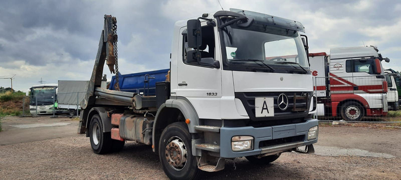 Mercedes-Benz 1833 Absetzkipper - Ramenový nosič kontajnerov: obrázek 2 Mercedes-Benz 1833 Absetzkipper - Ramenový nosič kontajnerov: obrázek 2